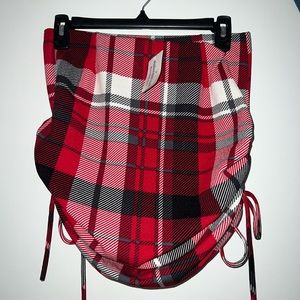 NWT Red Plaided Runched Mini Skirt❤️